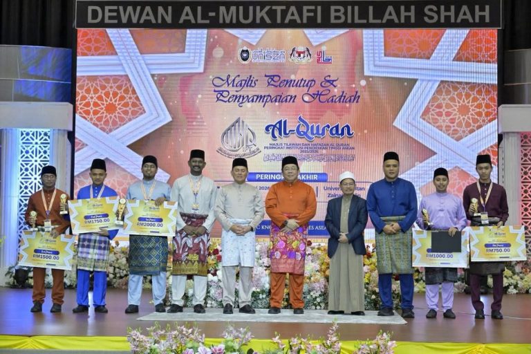 OUM student crowned champion at the Al-Quran Recital and Memorisation Event for ASEAN Higher Educational Institutions 2025/2026